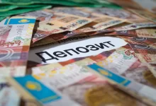 Две трети всех депозитов казахстанцы начали хранить в тенге