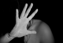 Мужчина в Башкирии час избивал свою девушку из-за подозрений в измене