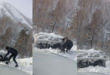 Машину с пятью пассажирами накрыло лавиной в ВКО