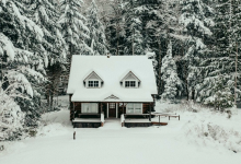 "Зато в отелях тепло": жители Бурабая замерзают в домах