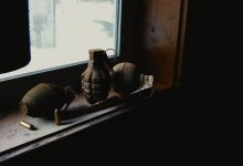 Расследование ведут в отношении военнослужащего, потерявшего руку при взрыве в Актау