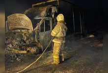 Полностью сгорел автомобиль из-за короткого замыкания на дороге в ВКО