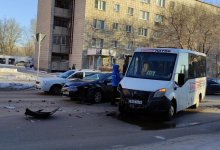 Маршрутное такси столкнулось с легковушкой в Павлодаре