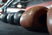 Казахстанский боец вынудил сдаться противника на турнире в ММА