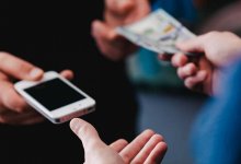 Курьер продал 24 телефона, которые заказали клиенты в Астане