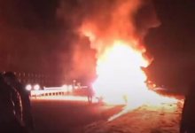 Эвакуатор Mercedes с легковым авто сгорел в Жетысуской области