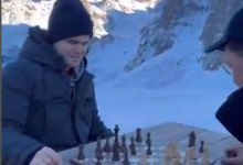 Дармен Садвакасов и чемпион мира по шахматам сыграли на вершине Шымбулака