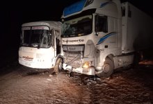 Водитель школьного автобуса погиб в ДТП в Актюбинской области