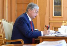Коррупция, сохранение собак и вандализм: Токаев подписал ряд законов