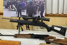 Оружие, изъятое у преступников январских событий, показали в Мажилисе