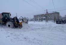 Спасатели доставили беременную в роддом прямо из снежного заноса в Абайской области