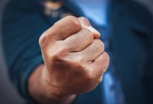 “Закурить не найдется?”: за отказ угостить сигаретой избили мужчину в Актобе