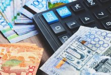 Кому из гражданских служащих на 20% поднимут зарплаты в Казахстане