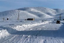 Движение по ледовой переправе на Бухтарминском водохранилище закрыли