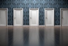 Больше трех миллионов выманила у астанчан продавец дверей