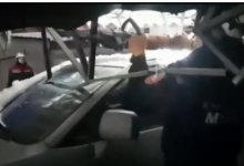 Навес придавил автомобиль в Шымкенте (ВИДЕО)