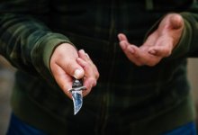 Неизвестные отобрали 2,5 млн тенге у прохожего в Алматы