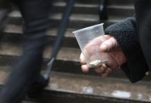 Жизнь с протянутой рукой: почему государству не выгодно бороться с попрошайками