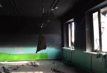 Бомжи поселились в заброшенной школе в Алматинской области