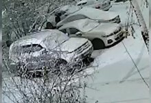 Алматинка разбила чужое авто, перепутав его с машиной мужа