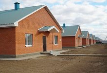 "Нас загнали в болото": как живут погорельцы из Костанайской области