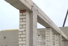 Стены на подпорках, взрослые на "разборках", а дети учатся в аварийном здании в ЗКО