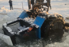 Утонувший в Бухтарминском водохранилище трактор подняли со дна в ВКО