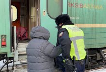 Двух казахстанок сняли с поезда за маты и алкоголь