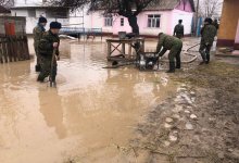 Возвращаются в свои дома эвакуированные жители одного из районов Туркестанской области