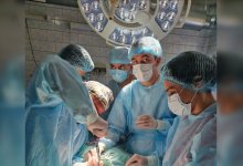 Уникальную операцию на позвоночник 12-летней девочке провели врачи в Алматинской области