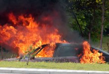 Автомобиль сгорел в ВКО (ВИДЕО)