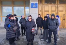 "Мы никуда не уйдем": уличные торговцы требуют от акимата Актау оставить их в покое (ВИДЕО)