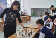 Бибисара Асаубаева провела шахматный мастер-класс в Жанаозене