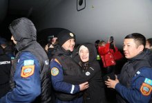Спасателей, вернувшихся из Турции, встретили в Алматы (ВИДЕО)
