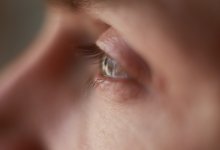 По образцам слез научились обнаруживать коронавирус бразильские ученые