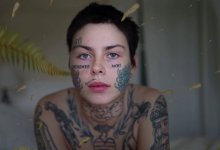 Российской блогерше назначили принудительное лечение из‑за обнаженного фото на фоне храма