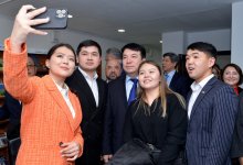 Министр просвещения встретился со студентами Abai University
