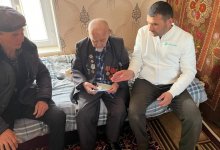 Члены партии AMANAT побеседовали с ветеранами ВОВ в Сауран