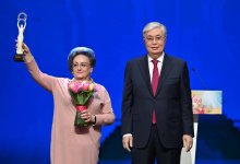 Токаев принял участие в праздничном мероприятии, посвященном 8 Марта