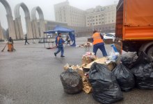 Цветочные торговцы завалили мусором улицы Алматы