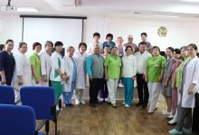 Условия труда медиков обсудили аманатовцы с работниками больницы в Шымкенте