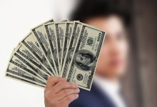 Почти на шесть тенге подорожал доллар на торгах в Казахстане