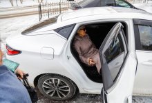 40 машин развозят по участкам людей с инвалидностью в день выборов в Астане