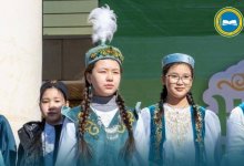 Школьники сшили 200 такия в Павлодаре