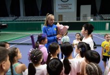 Елена Рыбакина выделила по 2,5 млн тенге 14 юным казахстанским теннисисткам