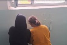 Разрисовали стену и наклеили прокладки: девочки извинились за акт вандализма в Актау (ВИДЕО)