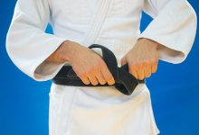 Казахстанцы стартовали с победы на турнире по дзюдо в Турции