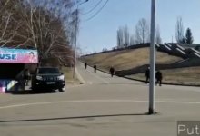 Водитель заехал на набережную в Павлодаре (ВИДЕО)