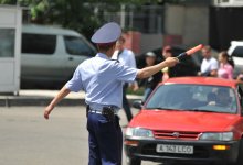 Полицейские перекрыли дороги после угона авто у пенсионера в Павлодаре