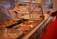 "Пожалуется – загнобят": питанием в школьной столовой недовольны родители в Павлодаре